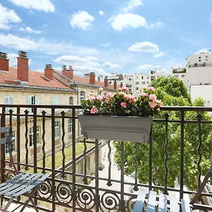 **** Appart hôtel Yays Zola By Numa France